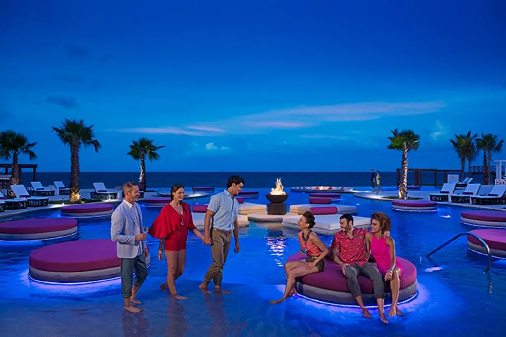 Pool, Breathless Riviera Cancun Resort and Spa, Cancun Area