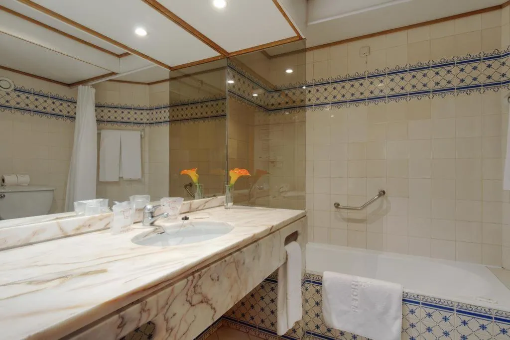 APARTMENT ONE BEDROOM Room, Muthu Oura Praia Hotel, Algarve