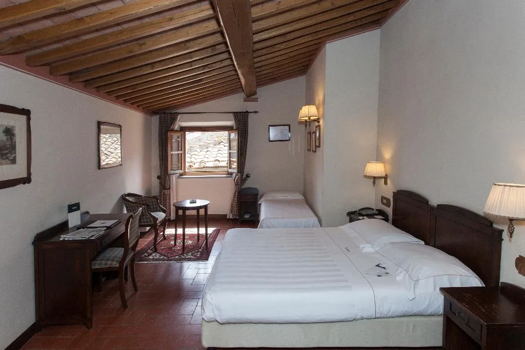 FAMILY ROOM CAPACITY 3 Room, Palazzo Mannaioni Toscana, Florence