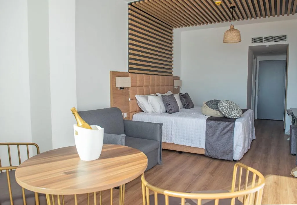 STUDIO SEA VIEW WITH PRIVATE POOL Room, Piere Anne Beach Hotel, Cyprus