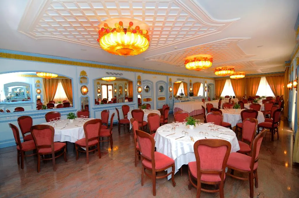 Restaurant, Eliseo Park's, Naples