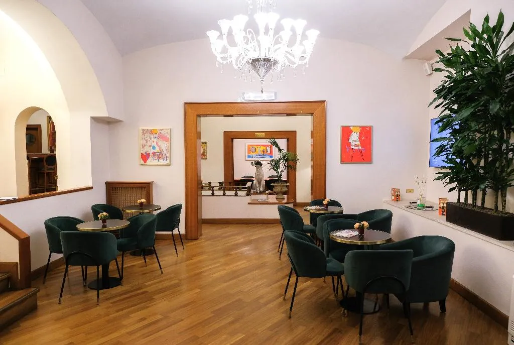 Lobby, Medici, Rome