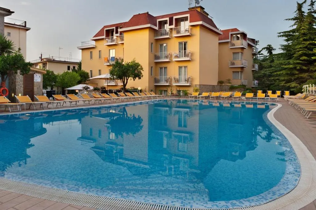 Pool, Grand Hotel Parco del Sole, Naples