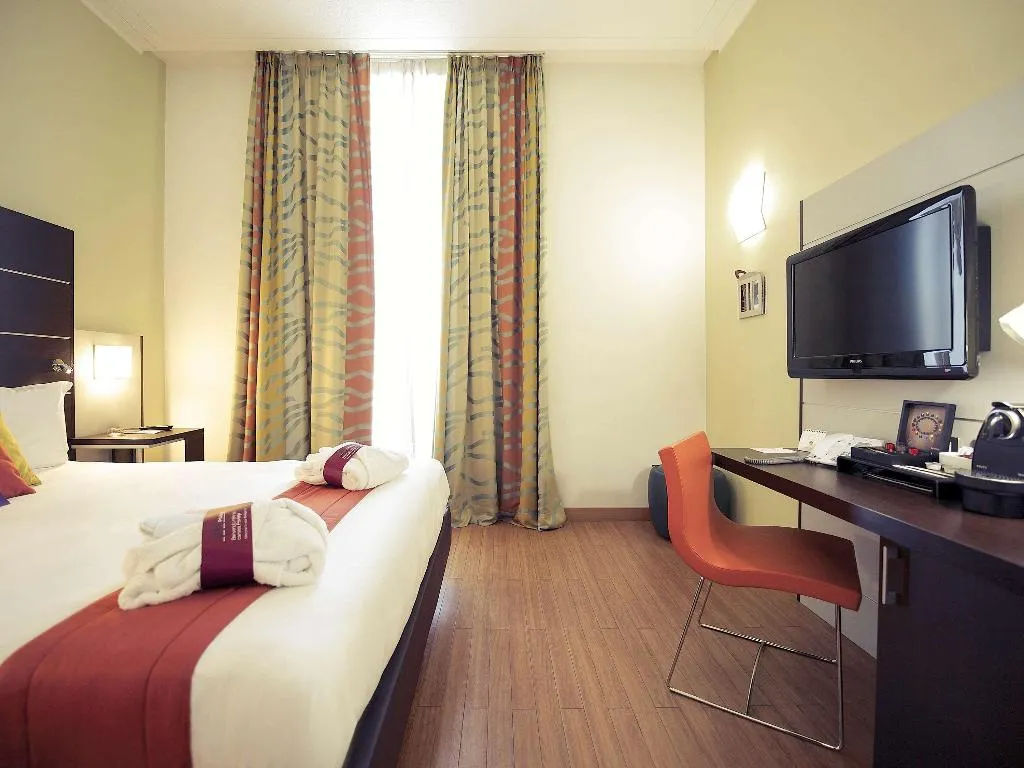 DOUBLE WITH DOUBLE BED Room, Mercure Napoli Centro Angioino, Naples