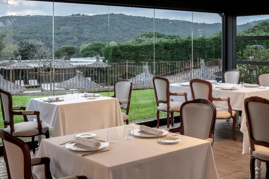 Restaurant, Salles Hotel & SPA Mas Tapiolas, Costa Brava