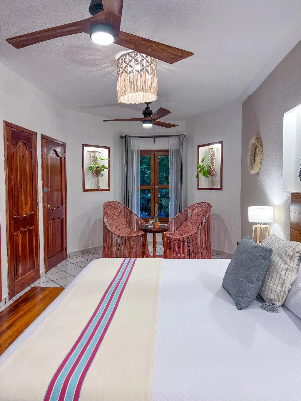 JUNIOR SUITE ONE BED Room, Hul-Ku, Playa Del Carmen