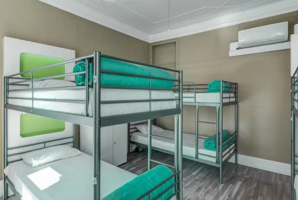 Bed in dormitory BUNK BED WITH SHARED BATHROOM Room, Hostel Seven Hills, Lisbon