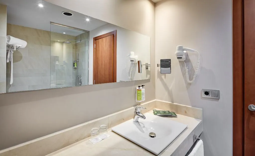 TRIPLE CLASSIC Room, Sercotel Ciutat de Montcada, Barcelona