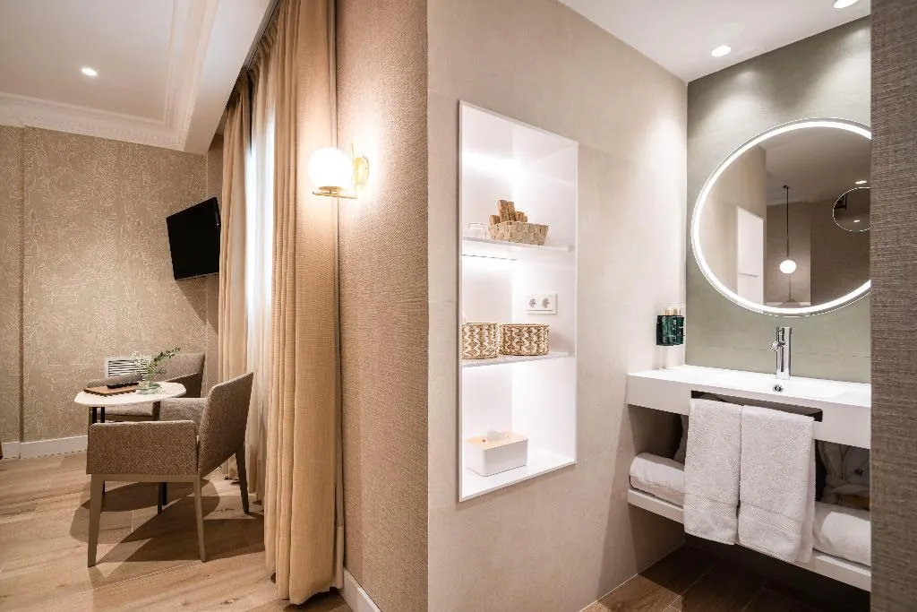 DOUBLE PREMIUM Room, Melia Plaza, Valencia