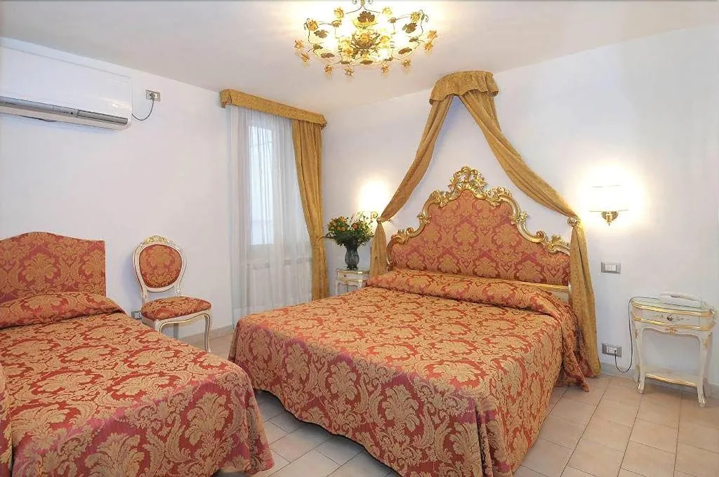 Room, Hotel Al Vagon, Venice