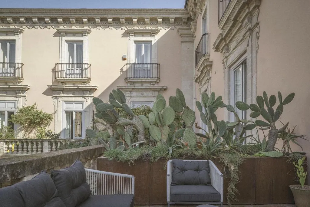 Room, Asmundo Di Gisira, Catania