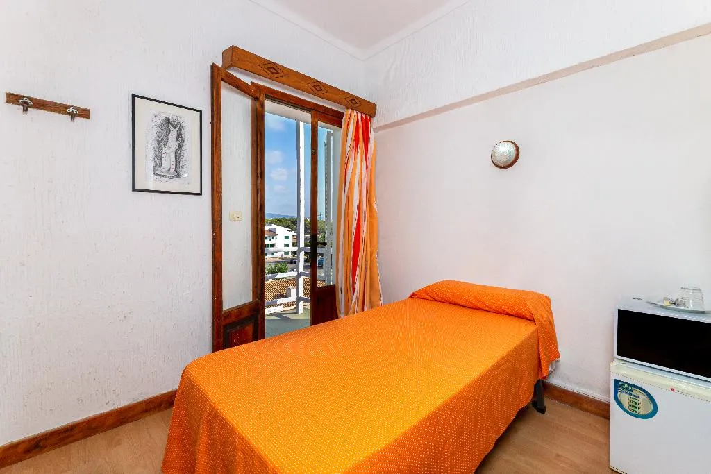 SINGLE STANDARD Room, Hostal San Francisco - Portocolom, Majorca