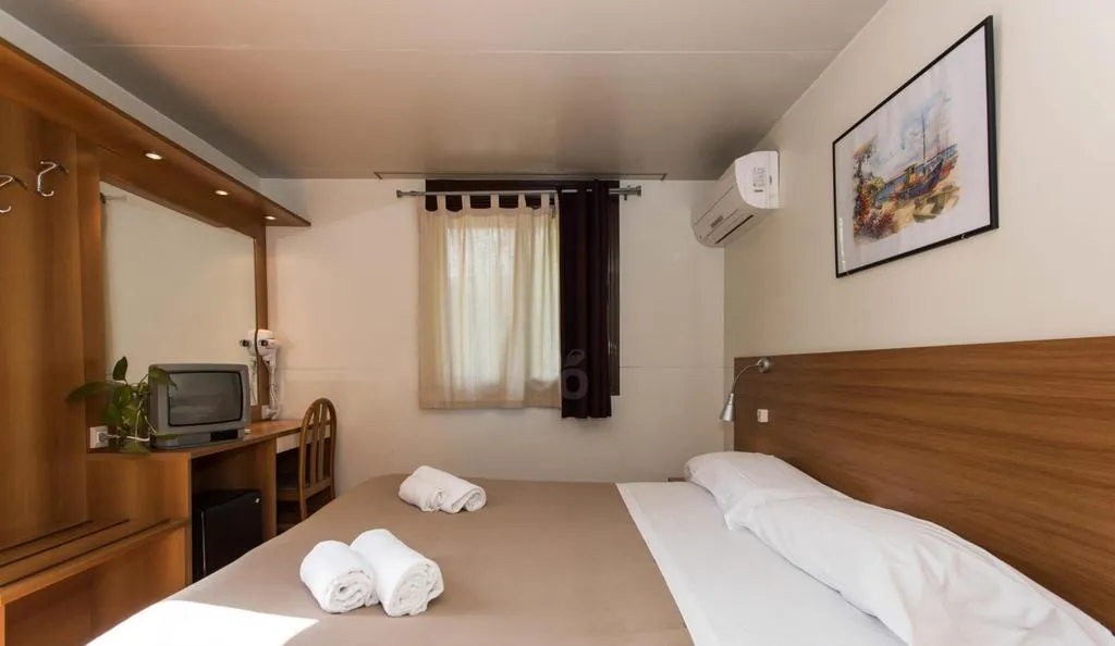 BUNGALOW CAPACITY 2 Room, Happy Village & Camping, Rome