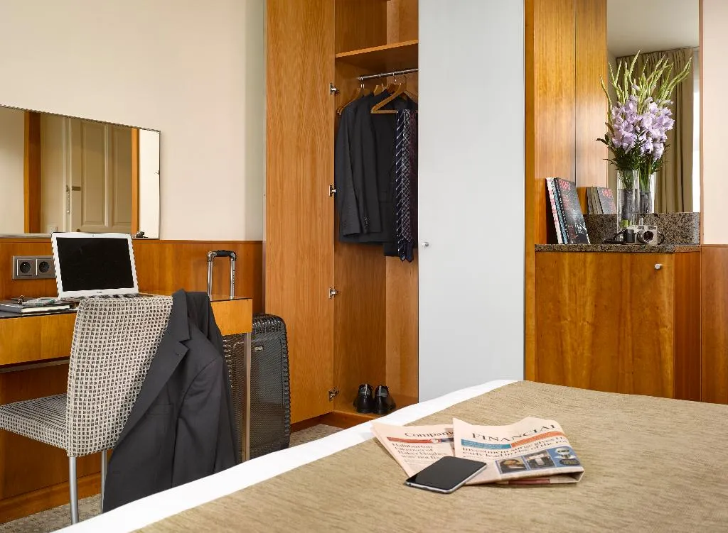 DOUBLE EXECUTIVE Room, K+K Hotel Central, Prague