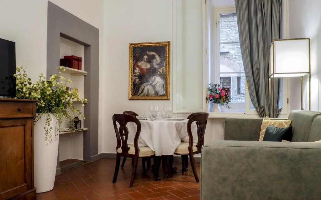 Room, Aqa Palace, Florence