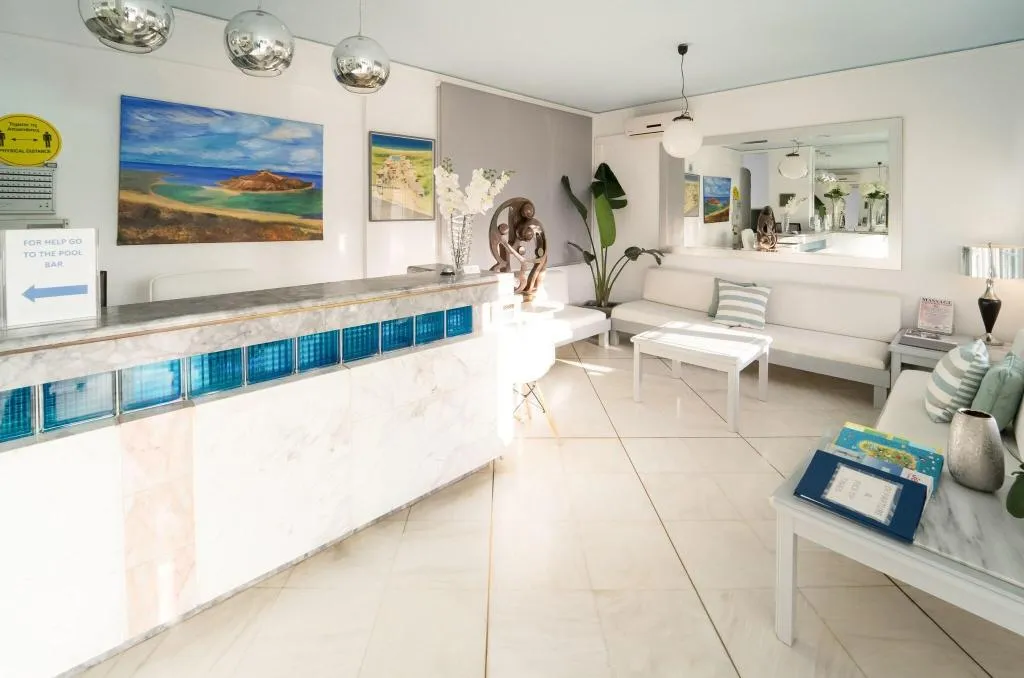 Lobby, Futura, Crete