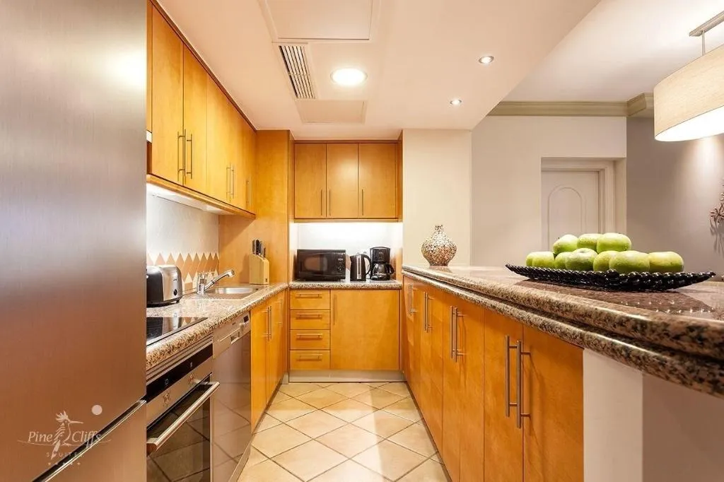 Room, Pine Cliffs Village & Golf Suites, Algarve
