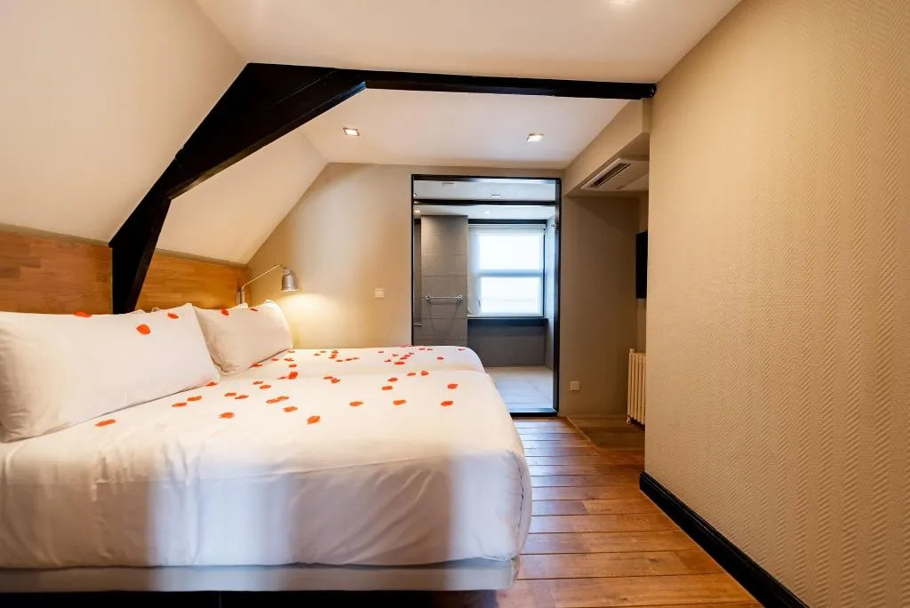 DOUBLE KING SIZE BED Room, Catalonia Vondel Amsterdam, Amsterdam