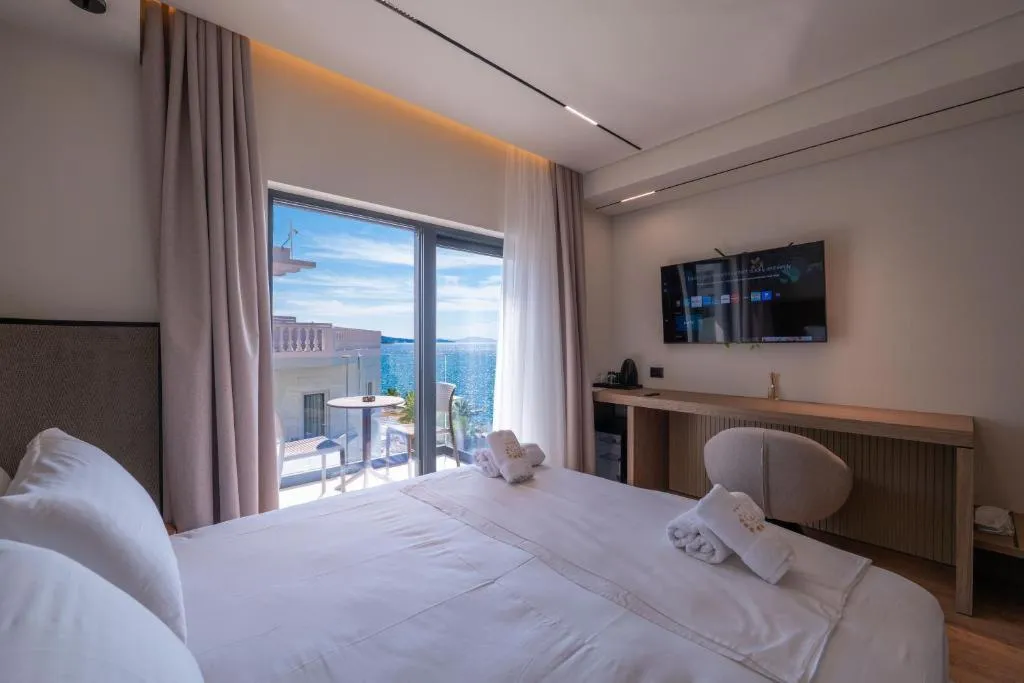 SUITE SIDE SEA VIEW Room, Grand Hotel Saranda, Southern Albania