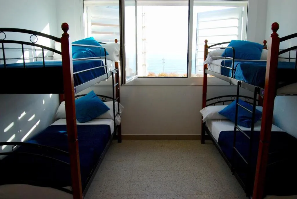Room CAPACITY 4 Room, Estrella de Mar Youth Hostel, Costa Brava