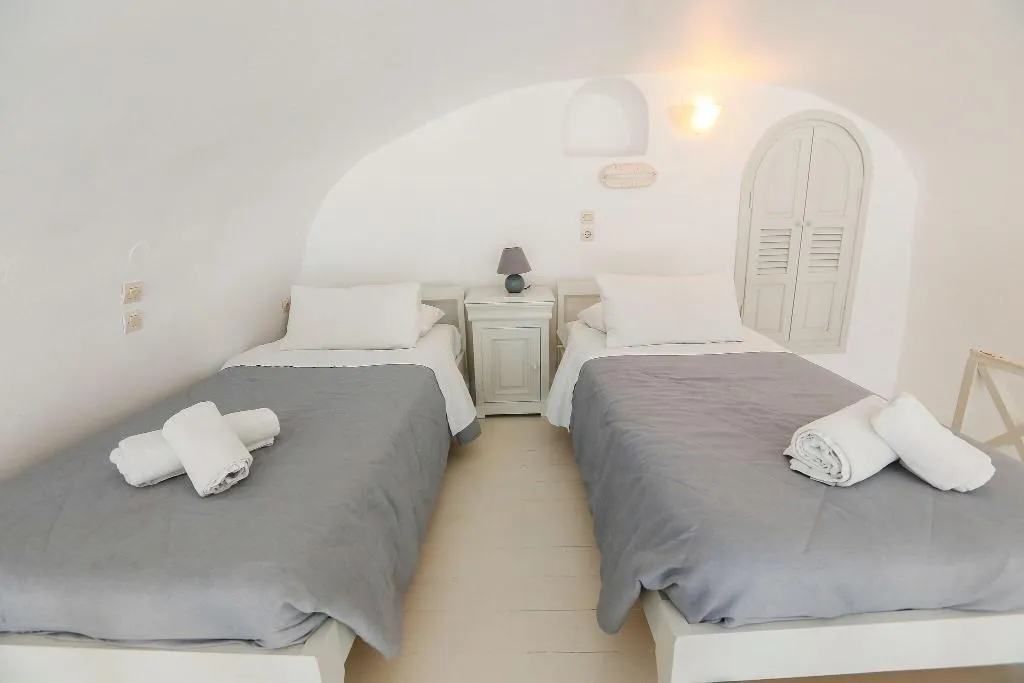 Room, Ilioperato Traditional Apartments, Santorini