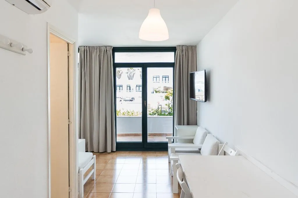 APARTMENT GARDEN VIEW Room, Beach Club, Menorca