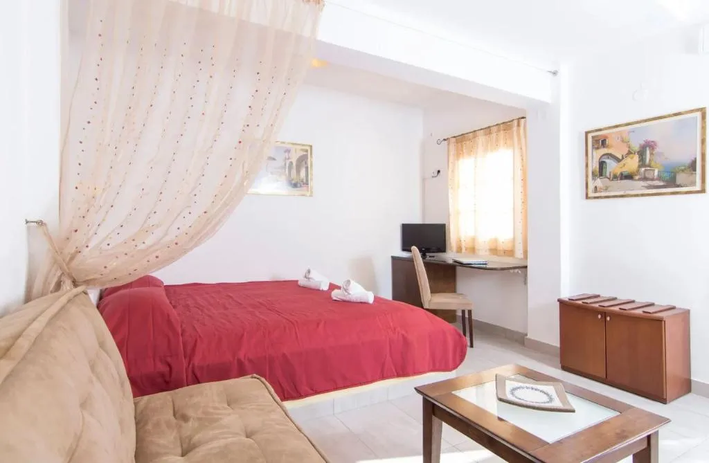JUNIOR SUITE STANDARD Room, Paradise Resort, Santorini