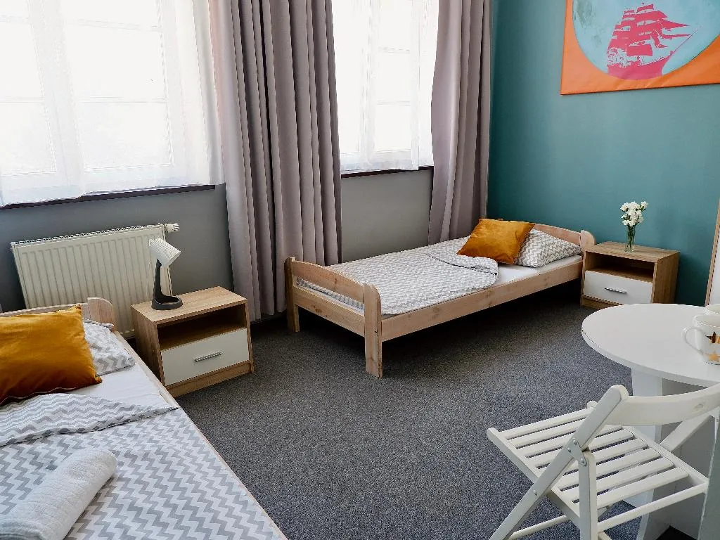 TWIN TWO BEDS Room, Moon Hostel Gdansk, Gdansk