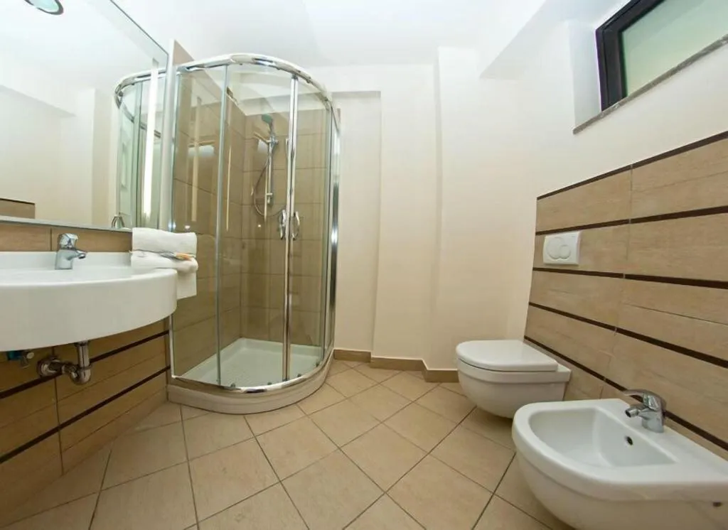 Room, Elihotel, Catania