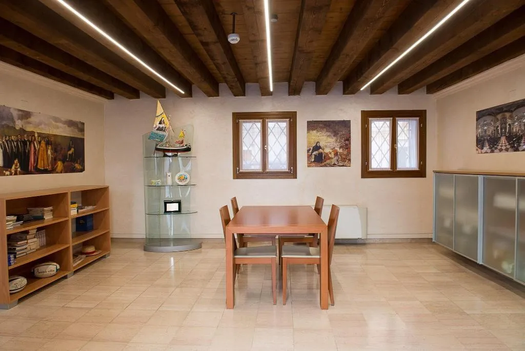 Lobby, Domus Clugiae, Venice