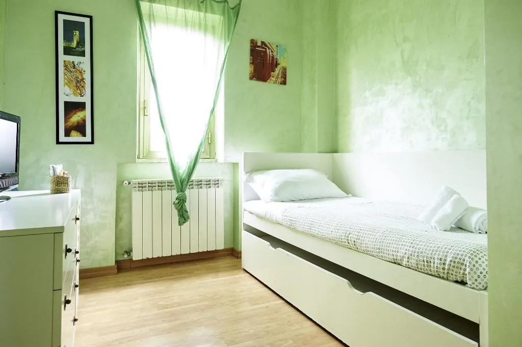 Room, Villino Fiorella, Rome
