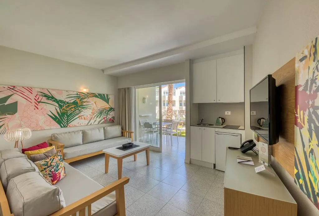 APARTMENT SUPERIOR WITH TERRACE Room, Apartamentos LIVVO Koala Garden, Gran Canaria