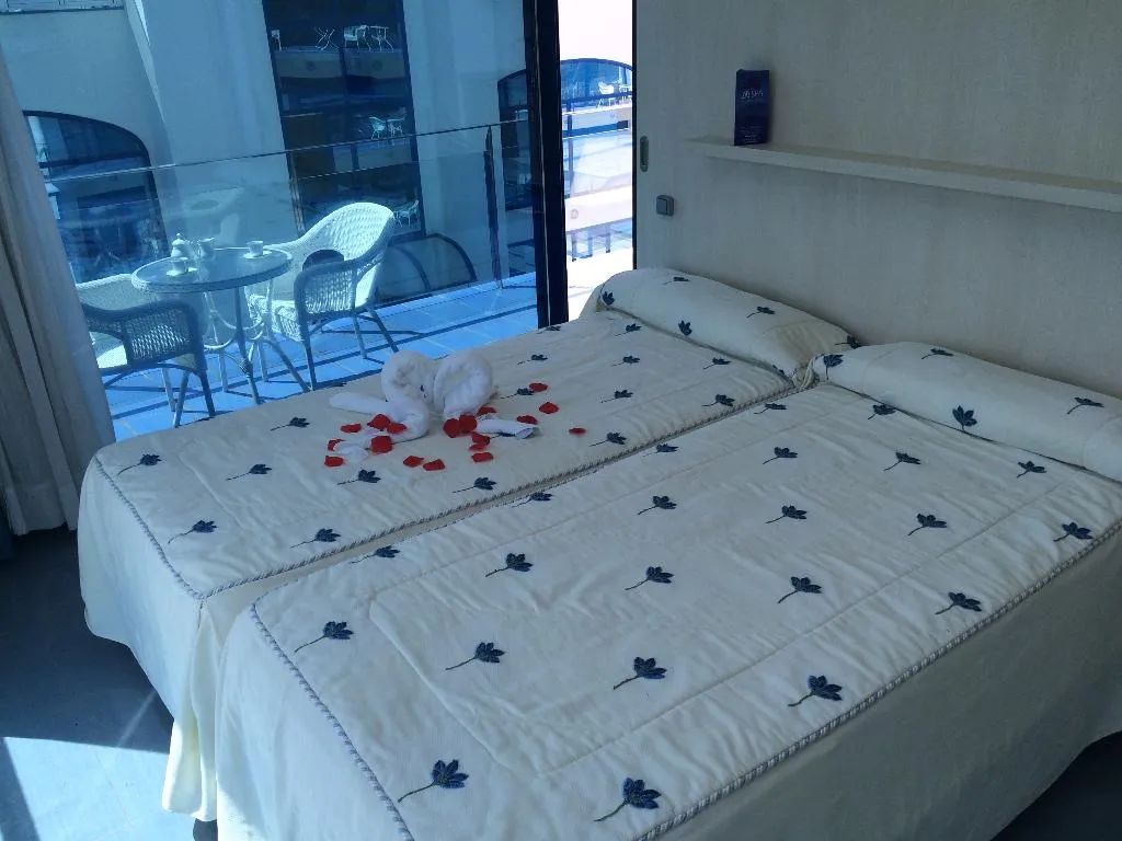 APARTMENT SUPERIOR CAPACITY 4 Room, Masd Mediterraneo, Barcelona