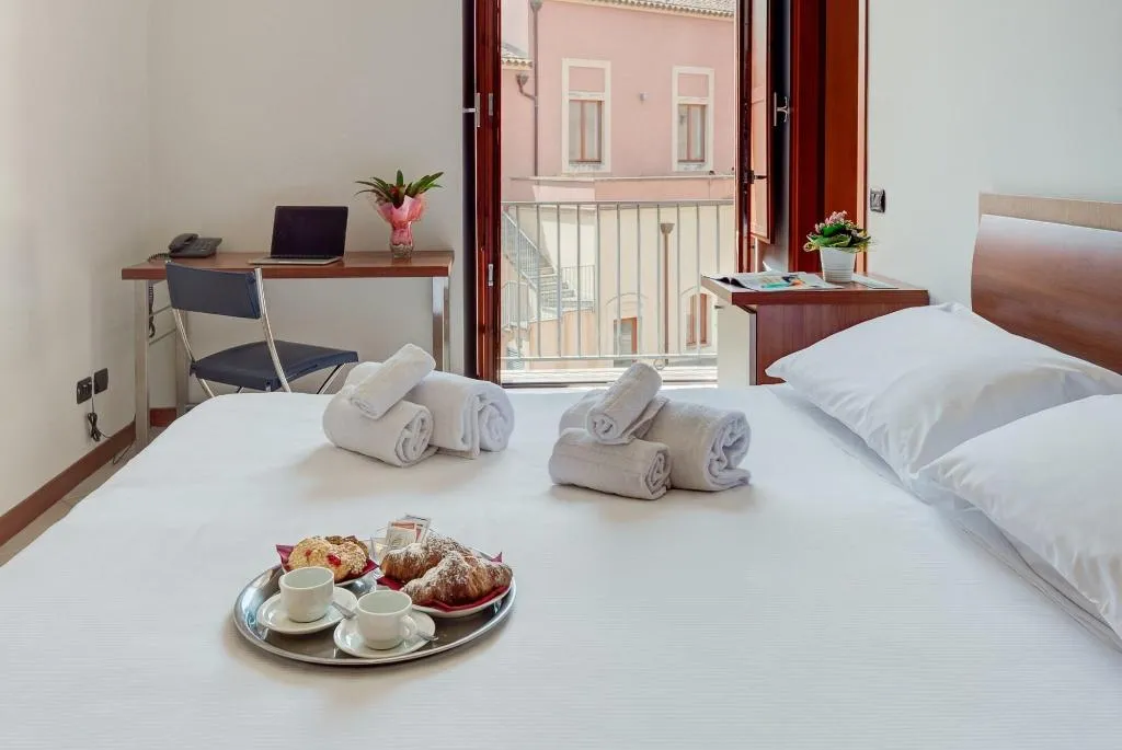 Room, Camplus Guest Catania, Catania