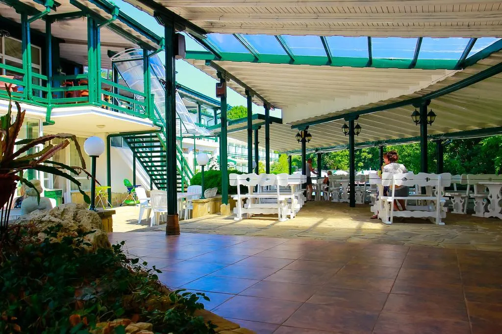 Terrace, Kini Park, Varna