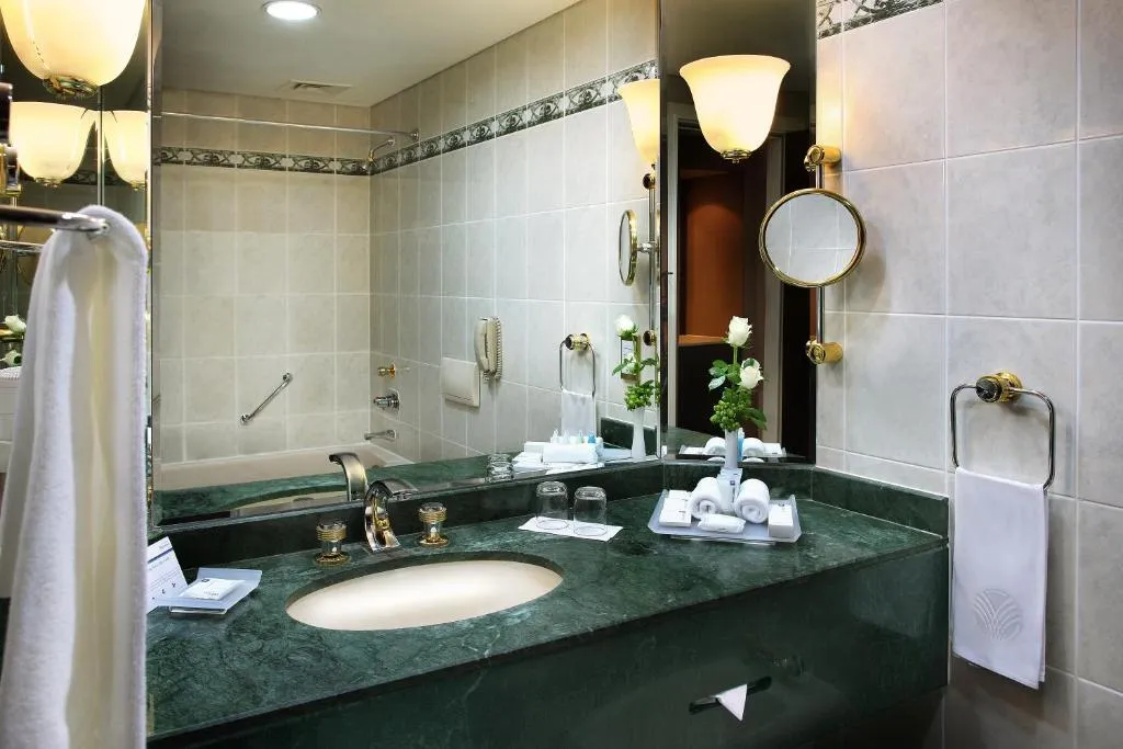 Double or Twin DELUXE Room, Movenpick Grand Al Bustan Hotel, Dubai