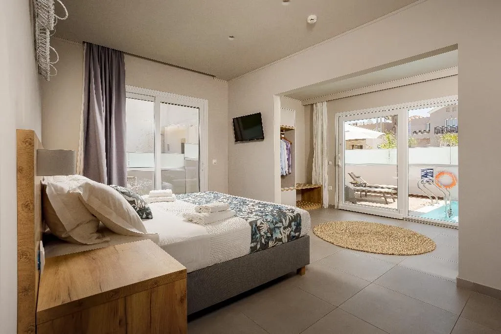 SUITE DELUXE POOL VIEW Room, Sarpidon Suites, Crete