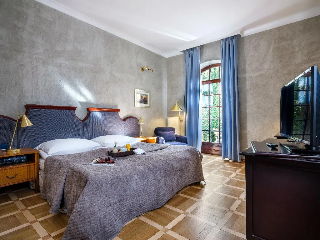 DOUBLE SUPERIOR Room, Hotel Maltanski, Krakow