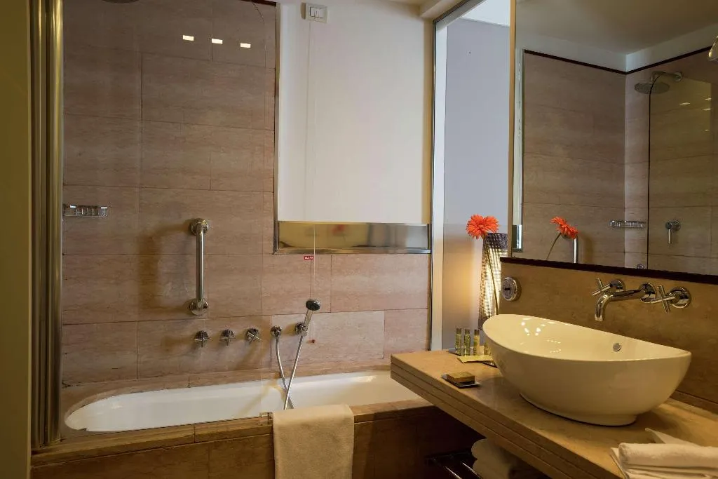Room, DoubleTree by Hilton Florence Metropole, Florence