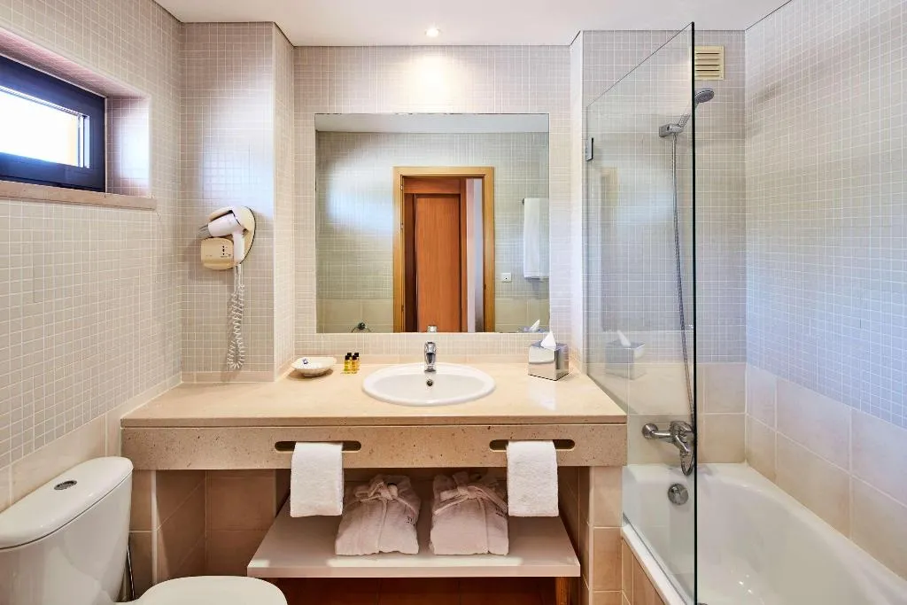 FAMILY ROOM CONNECTING ROOM Room, NH Marina Portimão Resort, Algarve