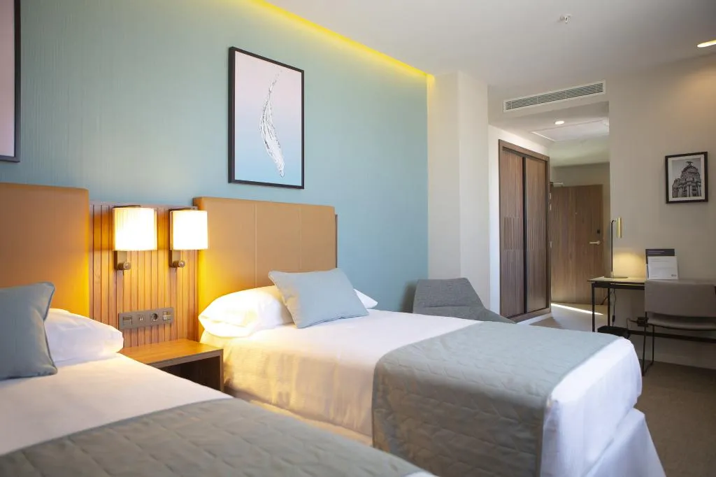 TWIN DELUXE Room, Hotel Riu Plaza España, Madrid