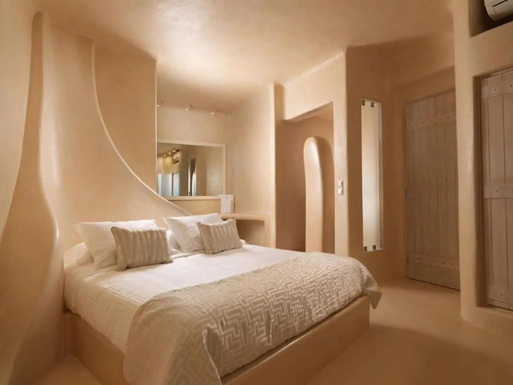 VILLA TWO BEDROOMS WITH PRIVATE POOL Room, Dome Resort Santorin, Santorini