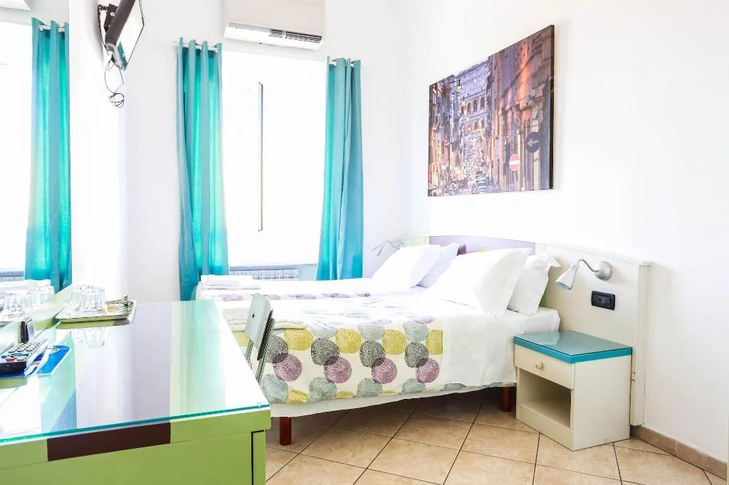 Room, The Beehive, Naples