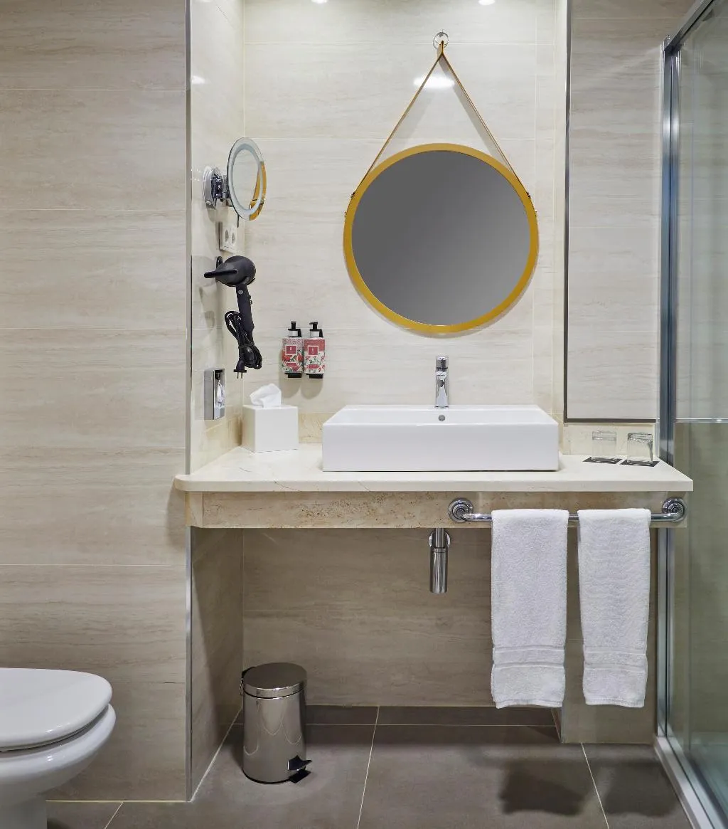 SUITE STANDARD Room, Hesperia Sevilla, Seville
