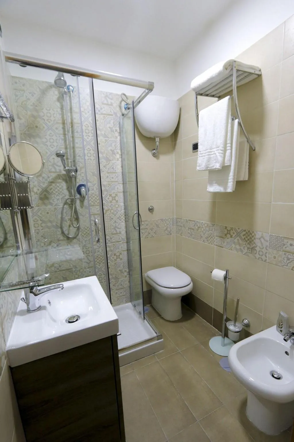 Room, Donn'Anna Bed & Breakfast, Naples
