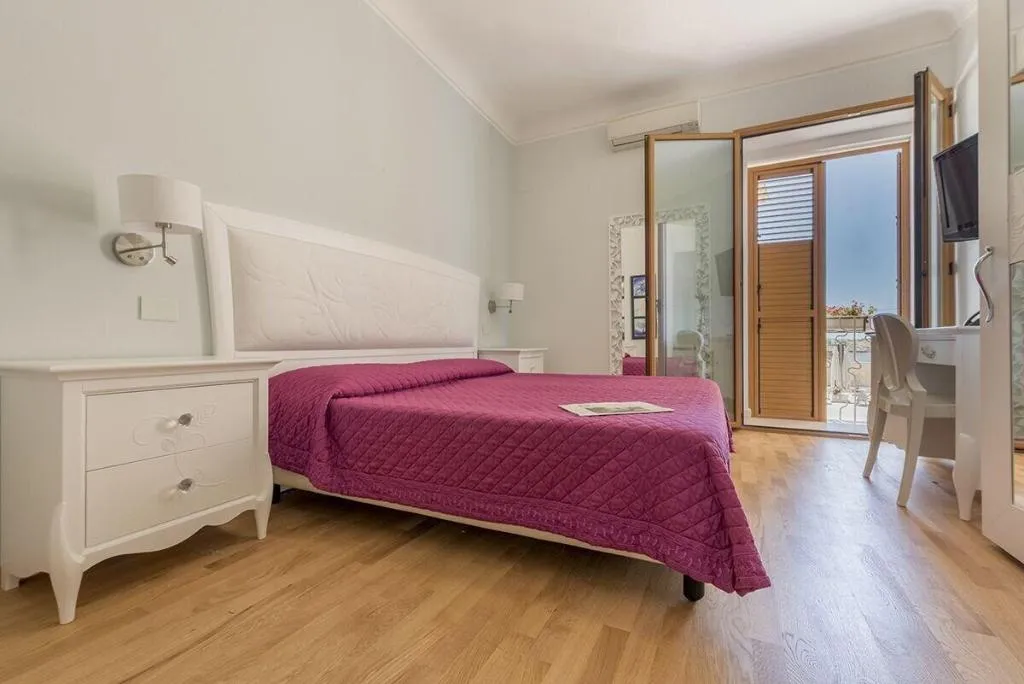 Room, Hotel Flora, Catania