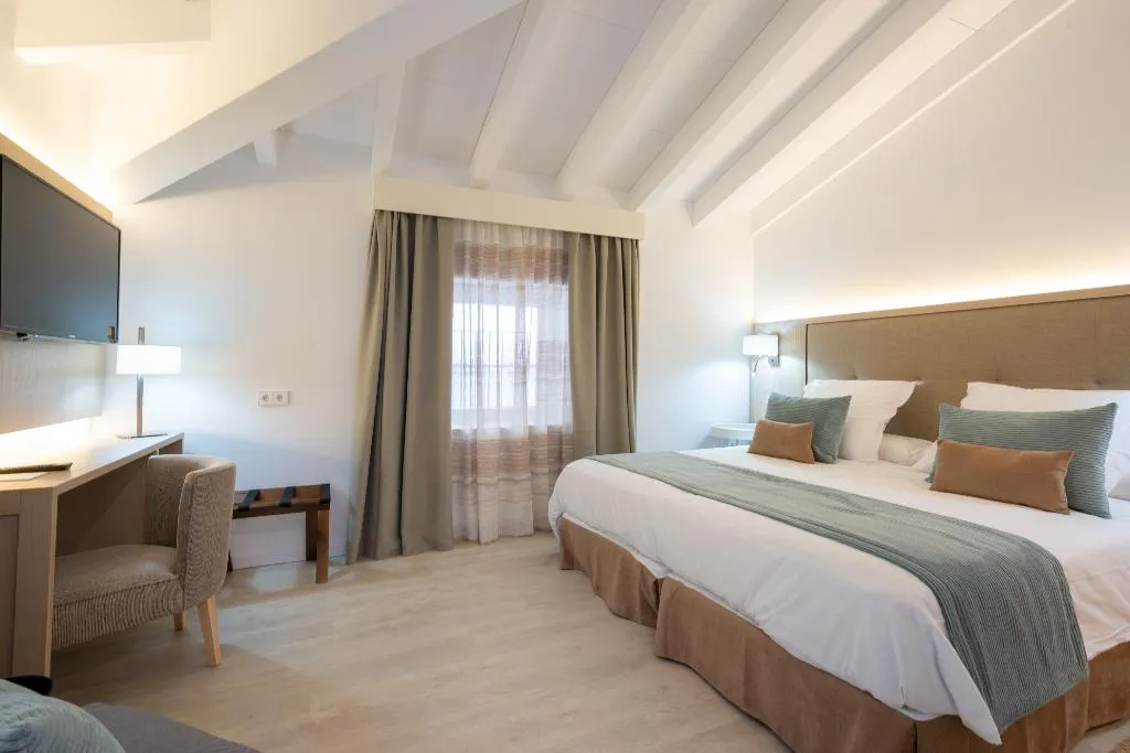 Double or Twin STANDARD Room, Soller Plaza, Majorca
