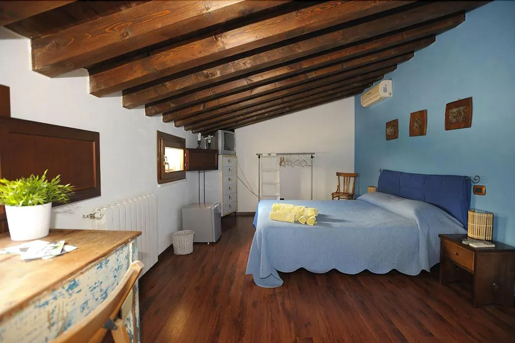 Room, Arco Ubriaco, Catania