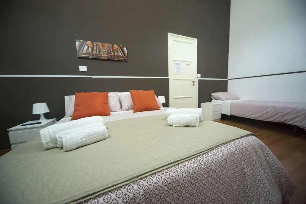 Room, B&B Verga, Catania