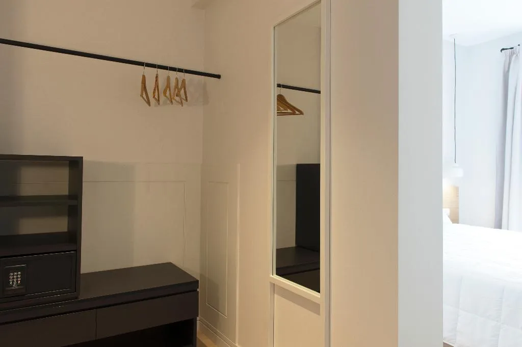 Room, MH Apartments Central Madrid, Madrid